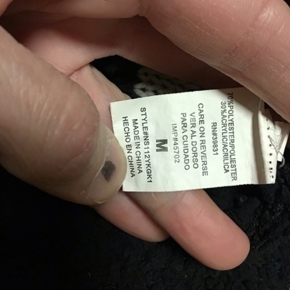 3 for 20 $ bundle Rewind Fuzzy striped sweater with cute stash pocket - Picture 3 of 10